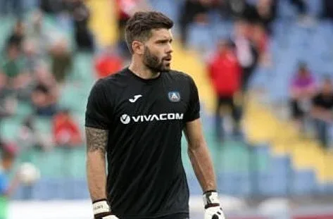 Митрев няма да пази до Нова година