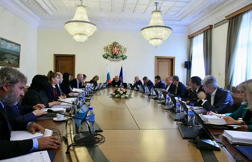 Галъп:  Средна към негативна оценка за управлението