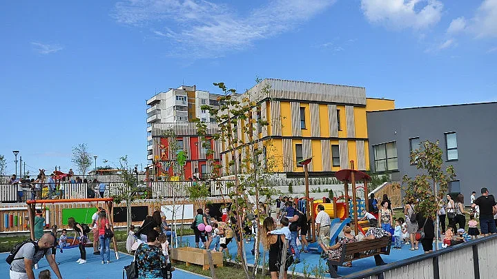Бургас ще строи забавачки и училища