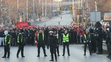 Феновете на ЦСКА с мирно шествие