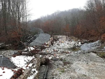 Оградата с Турция отново падна