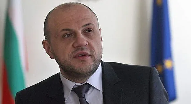 Дончев реже правата на необразованите