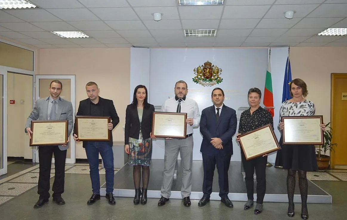 Връчиха пет сертификата на големи инвеститори