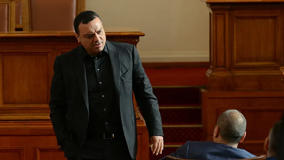 Парламентът ще гласува оставката на Ивайло Московски