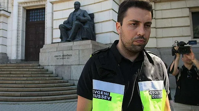 Крусев си отива заради ремонт на "Графа" (ОБНОВЕНА)