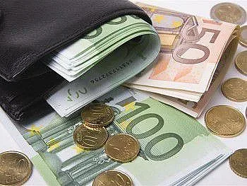 Финландия с 10 пъти повече банки, но с 10 000 по-малко персонал