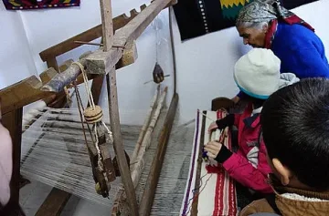 Млади планинари се учиха да тъчат и предат