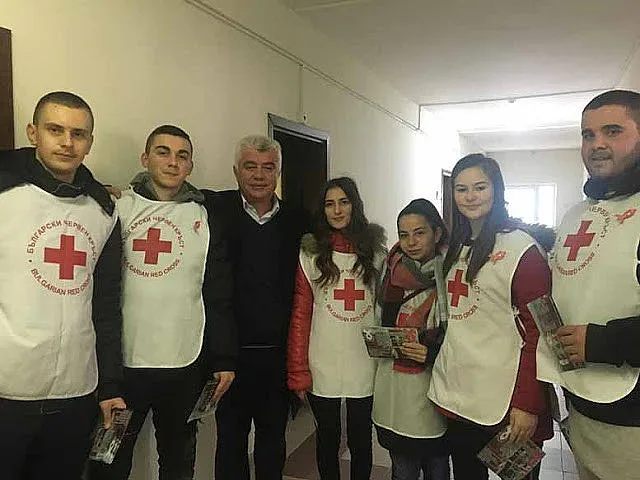 Млади червенокръстци от Момчилград с антиспин кампания