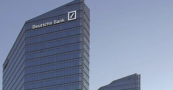 Втори ден обиски в Deutsche Bank