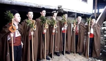 ЕМО "Етър" стартира "Училище за коледари"