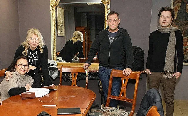 Звездно трио в бъдещ хит на Народния театър