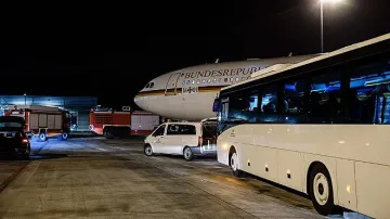 Меркел е била на косъм от разбиване