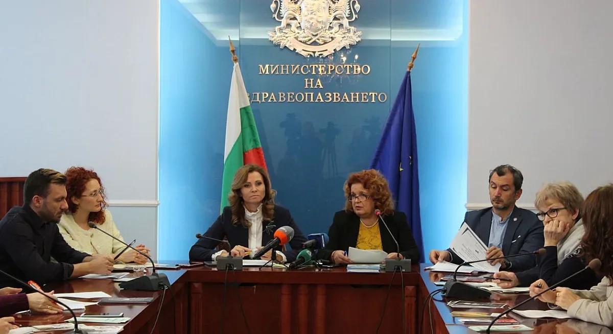 Работят по програма срещу вирусните хепатити в България