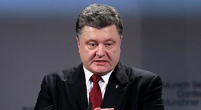 Порошенко призова НАТО да изпрати военни кораби