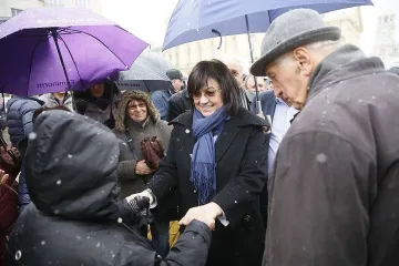 Нинова към пенсионери: Продължаваме битката за вас!