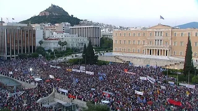 Обща стачка ще парализира Гърция днес