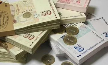 Българските футболисти взимат над 90 бона на година