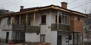 Дарители, майстори и добри хора помогнаха на пострадали от пожар