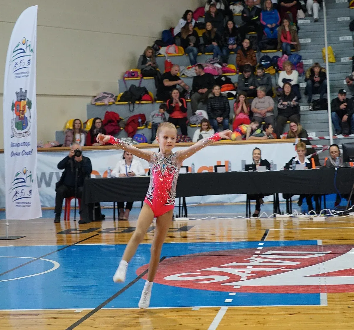 Рекорд на турнира "Бъдещите звезди на аеробиката"