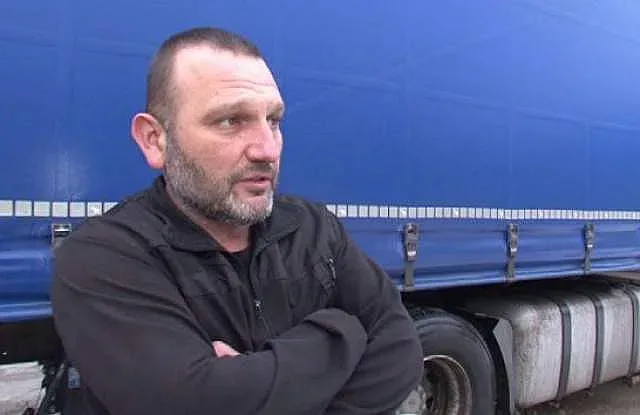 Кмет заряза службата, за да стане тираджия