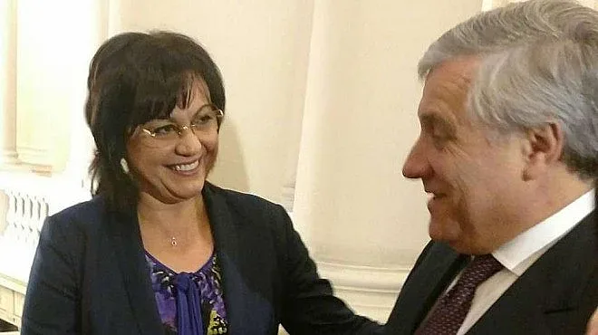 Таяни отговори на Нинова