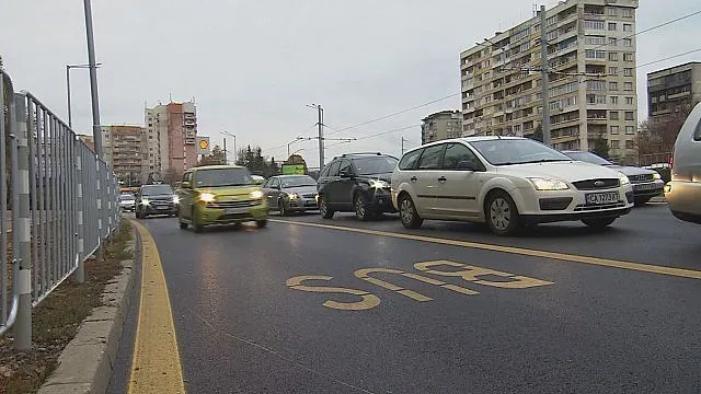 Бус лентите не намаляват задръстванията