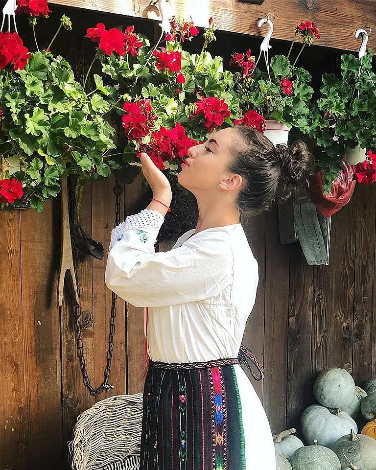 Катрин ще играе на финала на обръч и бухалки (ВИДЕО)