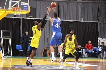 Арис надви Левски Лукойл за ФИБА Къп