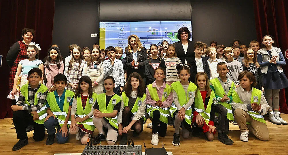 МОН пусна нова платформа. Учениците ще учат по-добре