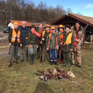 Новата вицепремиерка - видна ловджийка