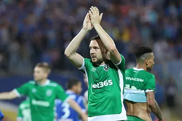 Моци преподписа с Лудогорец