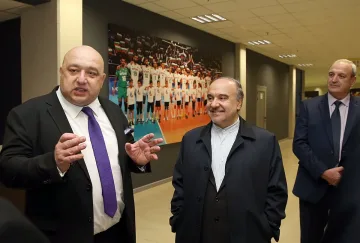 Министър Кралев показа "Арена Армеец" на колегата си от Иран