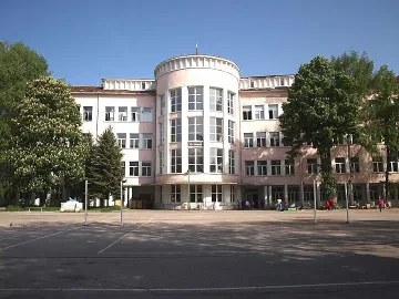 Местят училище заради казино в Перник
