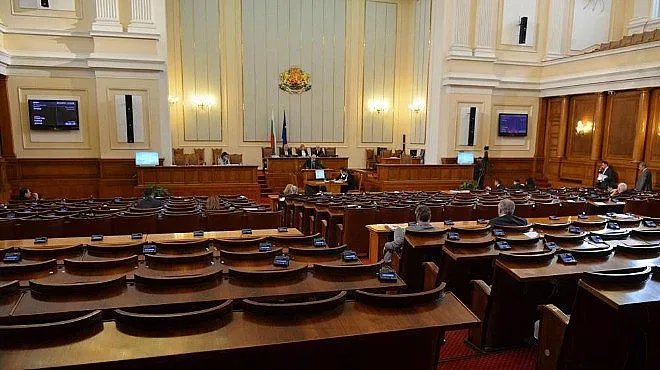 Гласуват номинацията на Марияна Николова за вицепремиер