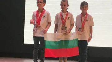 Бронзови отличия за млади математици  в Куала Лумпур