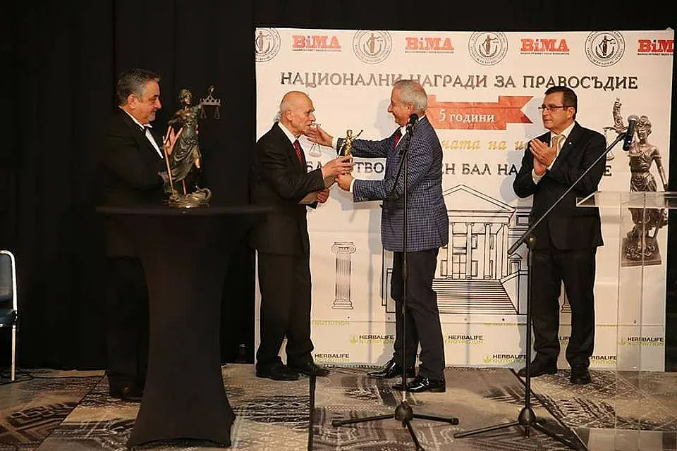 Огнян Герджиков оценява юристи за правосъдни награди