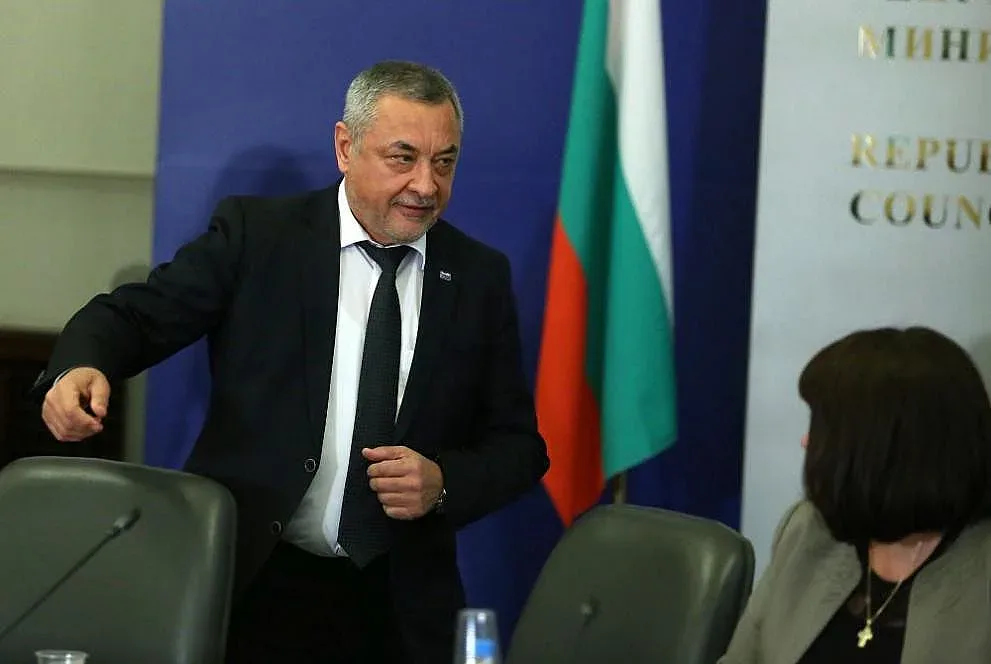 Заседание на тристранката днес