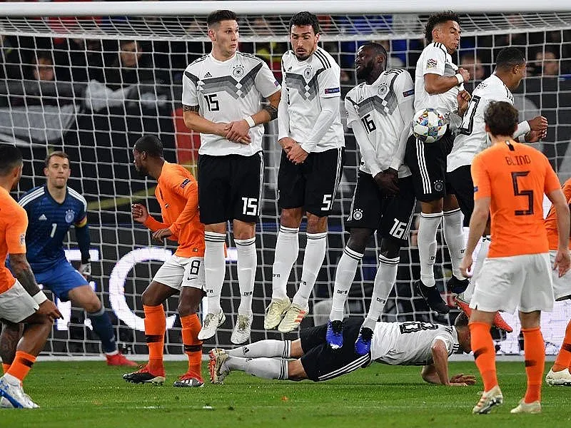 Луда вечер за Холандия