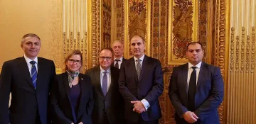 Цветанов се срещна с френски сенатори в Париж