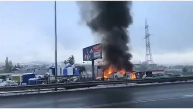 Пожар гори на Околовръстното шосе на София