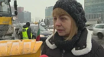 Фандъкова: Градският транспорт се движи по график