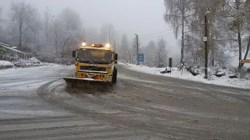Шофьорите да внимават - сняг по пътицата