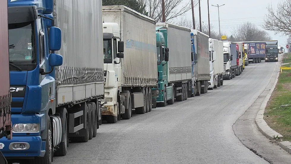 Недостигът на шофьори на ТИР-ове ще донесе милиарди загуби