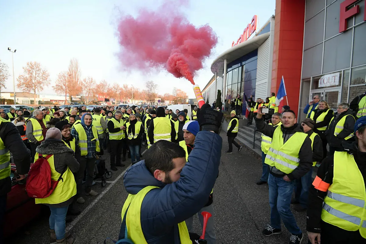 50 000 на протеста с жълти жилетки във Франция