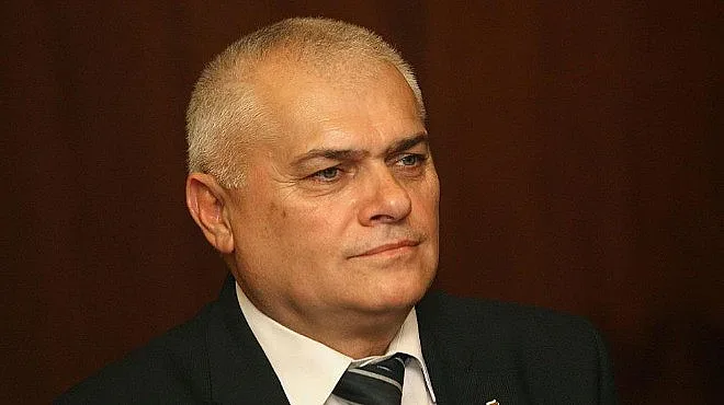 Радев: Полицията трябва да действа с твърда ръка