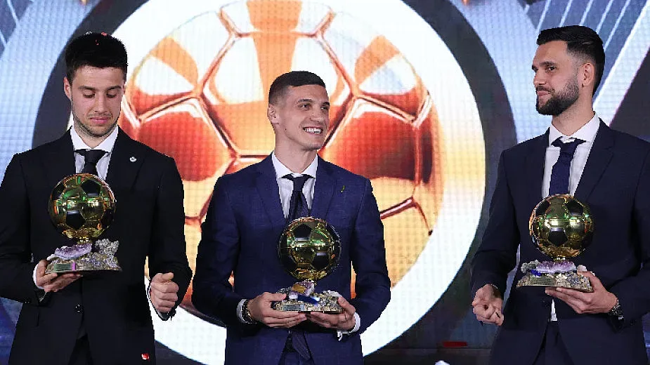 Застигна Стоичков! Ето го футболист номер едно на България