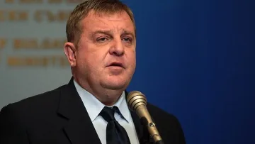 Каракачанов: Пактът за миграция на ООН намирисва