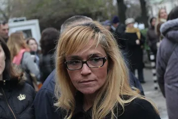 Десислава Иванчева се прибира у дома