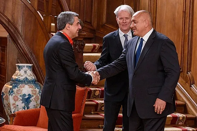 Връчиха Ордена на почетния легион на Росен Плевнелиев