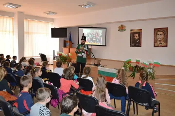 „Урок по родолюбие“ с Левски и Ботев се проведе пред учениците в Ар
